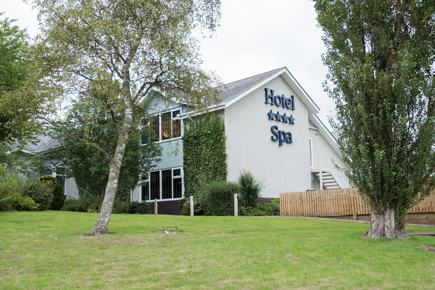 North Lakes Hotel & Spa