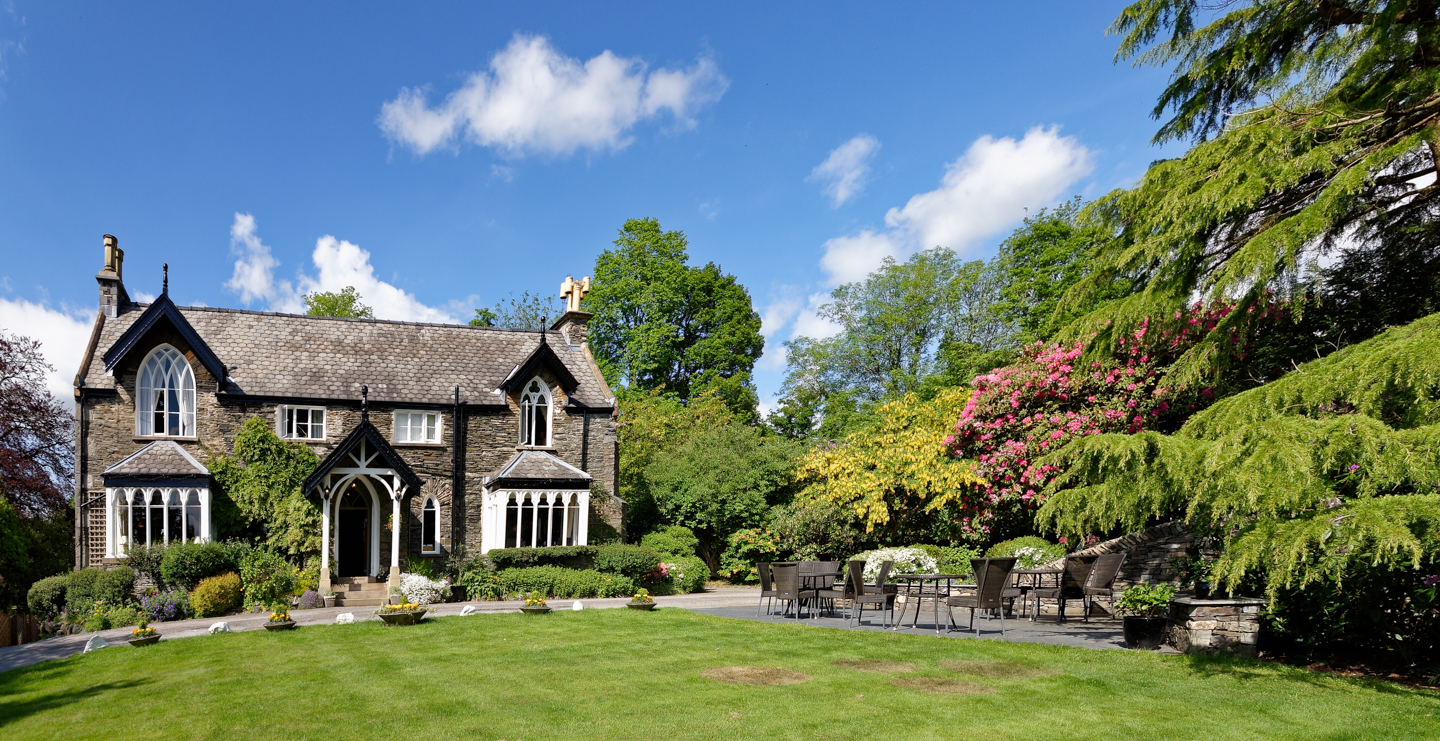 Cedar Manor Hotel and Restaurant